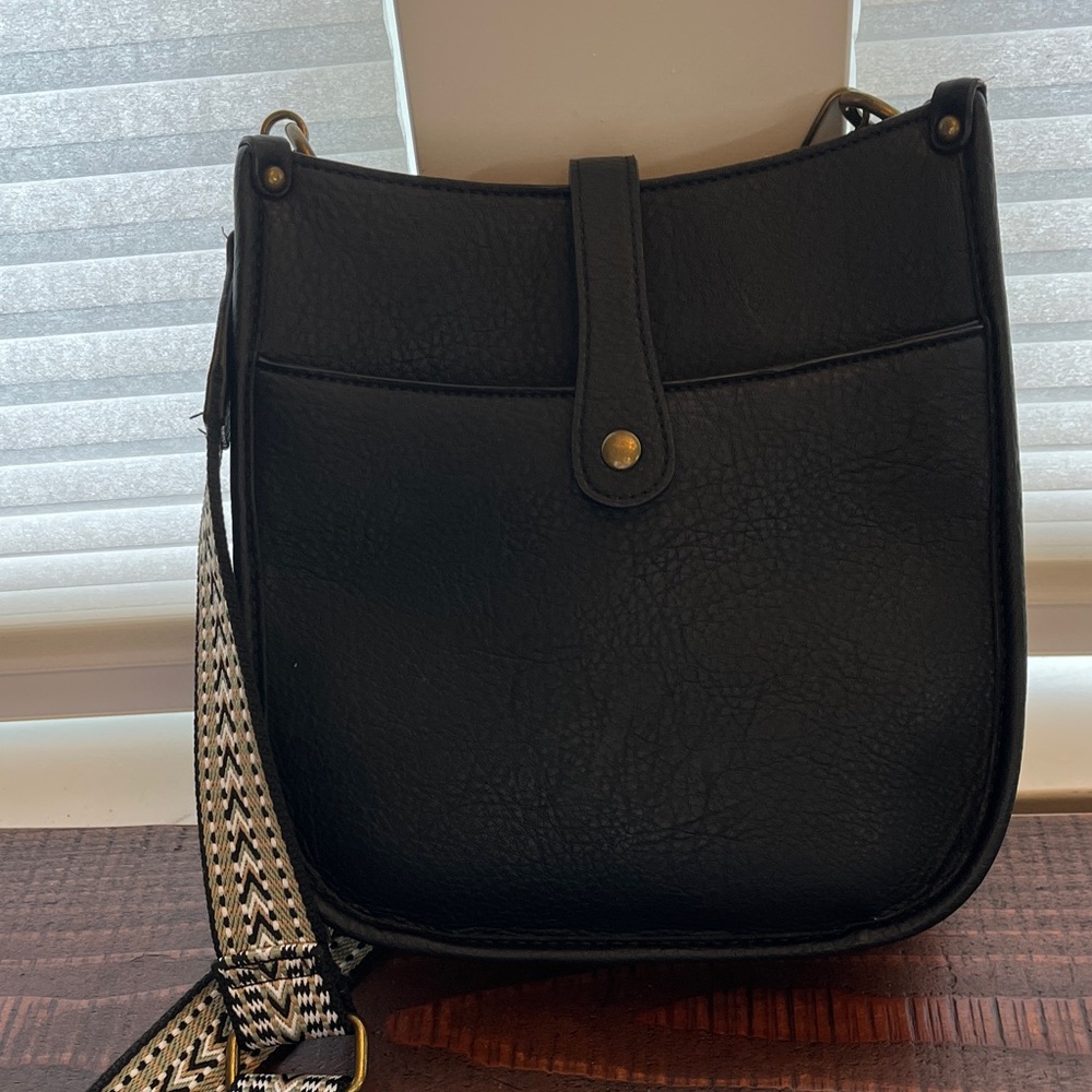 Black Conceal Carry Bag - Crossbody Bag with Patterned Strap byJesse & James